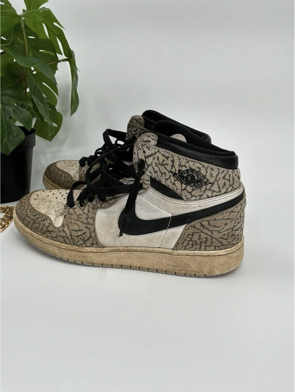 Nike Air Jordan 1 Retro High OG Elephant Print Sneakers Size 6.5 Youth
